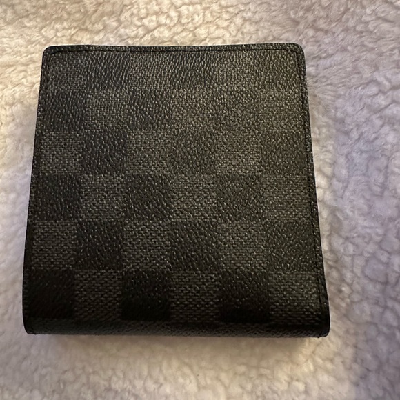 Authentic Louis Vuitton Damier Graphite Men’s Wallet - Picture 2 of 12
